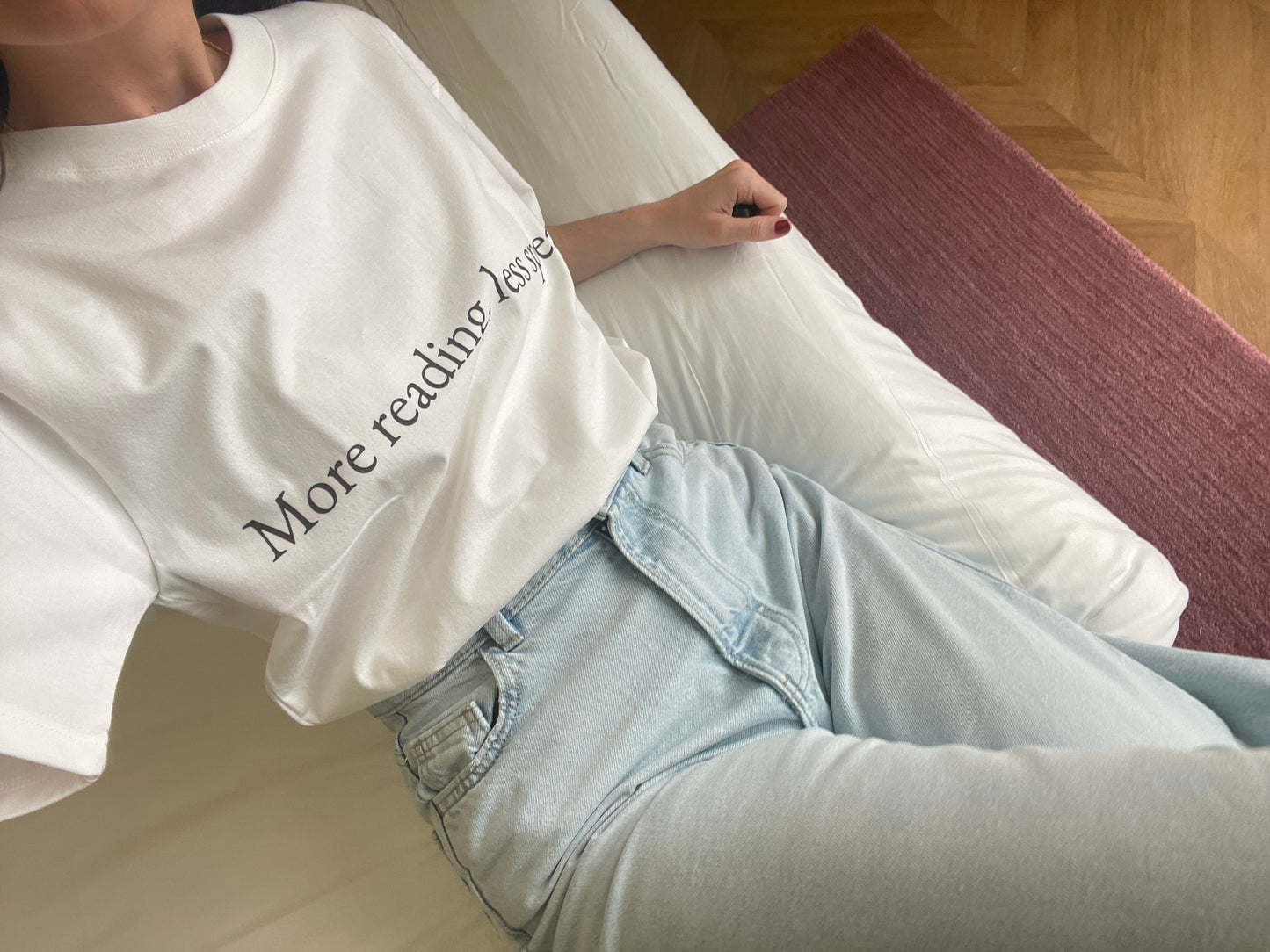 Camiseta More reading less speaking